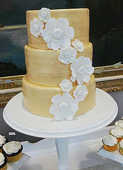 gold wedding - Cake by SugarFix