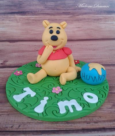 Winnie pooh cake topper - Cake by Madame Douceurs