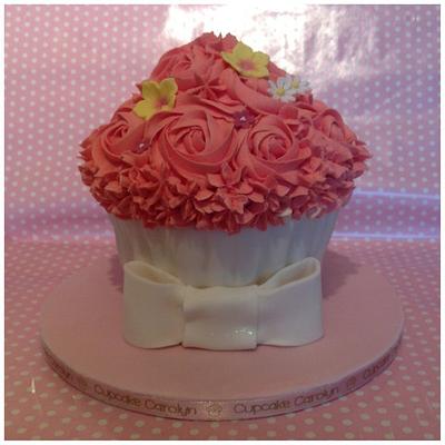 Pink Giant Cupcake - Cake by Carolyn