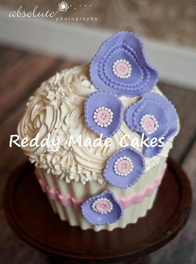 Purple Pixci - Cake by Crystal Reddy