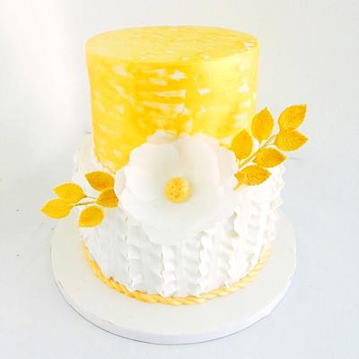 Gold and White  - Cake by Mishmash