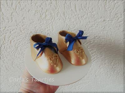 baby shoe,s - Cake by Carla 
