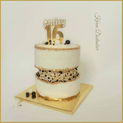 Faultline black white gold - Cake by Karen Dodenbier