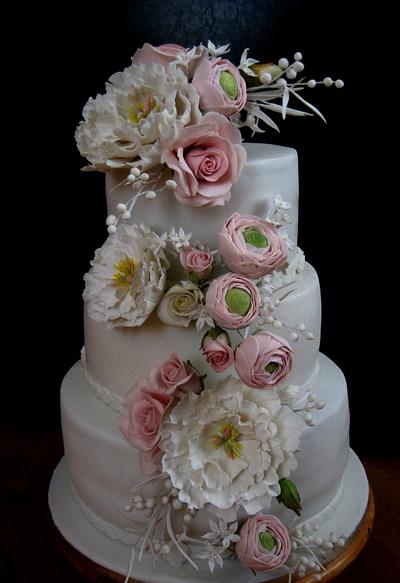 Flower wedding cake - Cake by babkaKatka