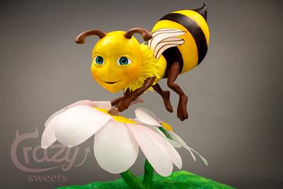 3D gravity diving cake honeybee - Cake by Crazy Sweets