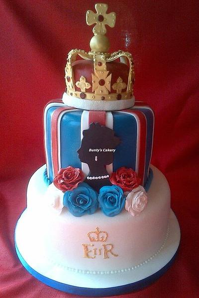Queen's Jubilee cake - Cake by BuntysCakery