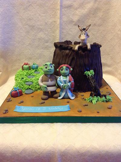 Shrek, Fiona and Donkey  - Cake by Tiggylou's cakes 