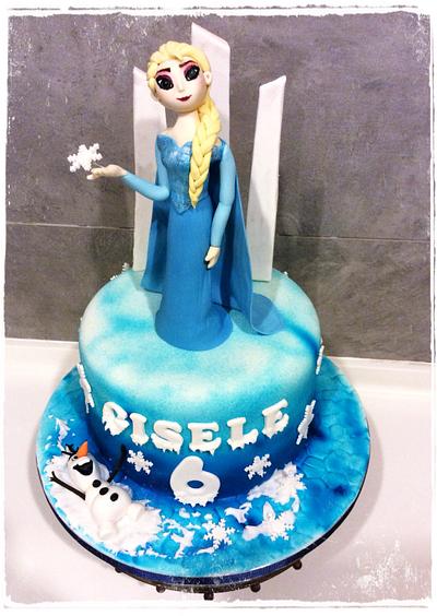 Elsa and the playful Olaf  - Cake by Charmaine C 