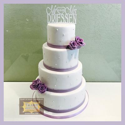 Weddingcake lilac - Cake by Taartaholics