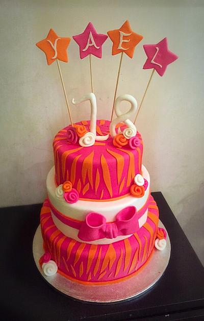 Eighteen in fuchsia and tangerine - Cake by Micol Perugia