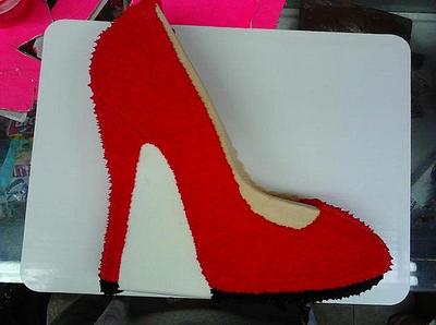 red high heel - Cake by thomas mclure
