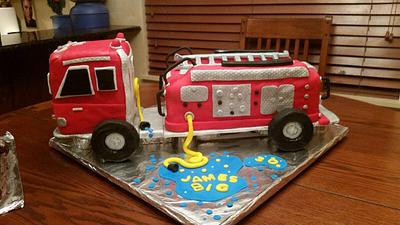 Fire Engine  - Cake by Michelle Knoop