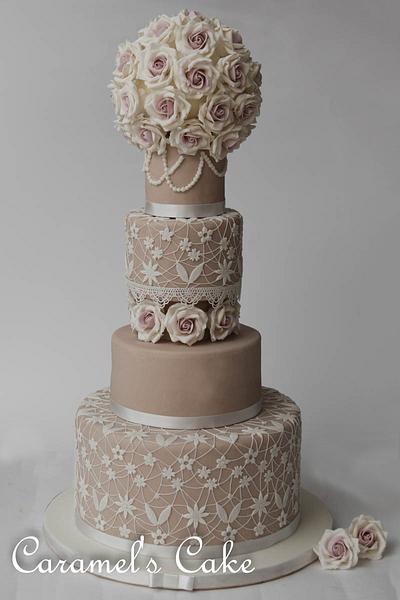 Lace and roses cake - Cake by Caramel's Cake di Maria Grazia Tomaselli