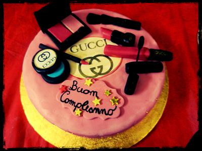 Cake tag: gucci - CakesDecor