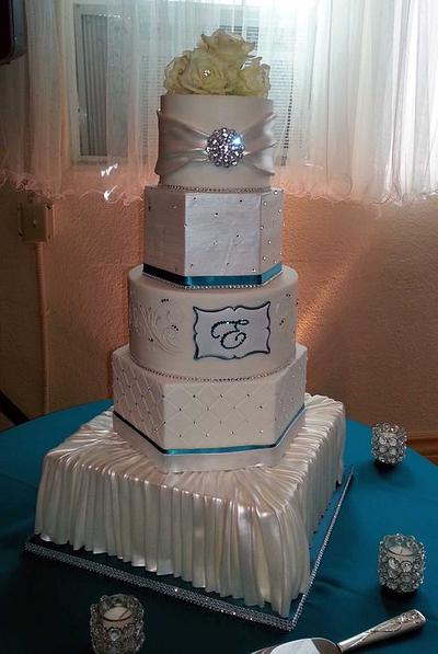 Teal and sparkly - Cake by Olga