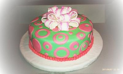 Poka-dots fondant cake  - Cake by First Class Cakes