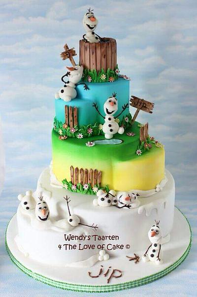 Olaf in summer and winter  - Cake by Wendy Schlagwein