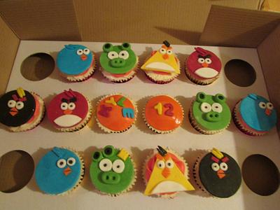 Angry bird cupcakes - Cake by Hellocupcake