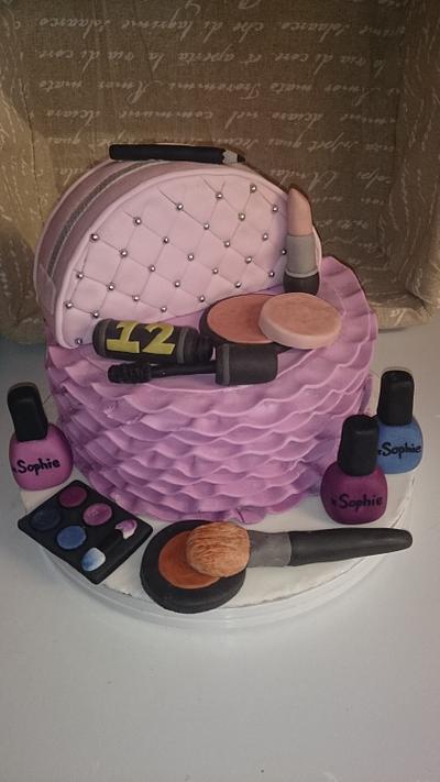 make up, bag, ruffle cake - Cake by Bouchybakes