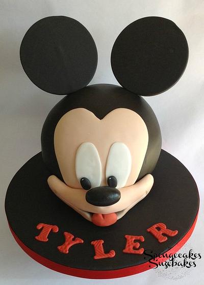 3D Mickey Mouse Cake - Cake by Spongecakes Suzebakes