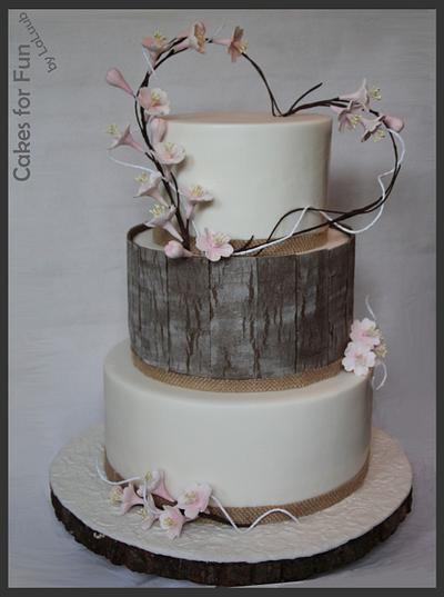 Blossom wedding cake with wood panels - Cake by Cakes for Fun_by LaLuub