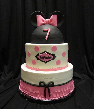 Minnie Mouse Cake - Cake by Michelle