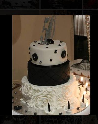 Black & White Cake - Cake by Malama