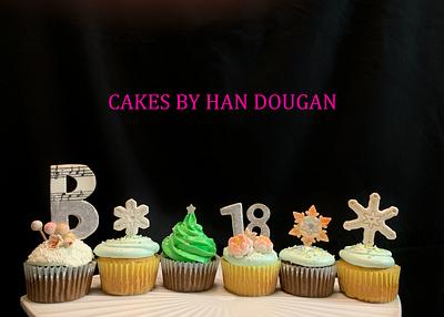 Christmas cupcakes . - Cake by Han Dougan