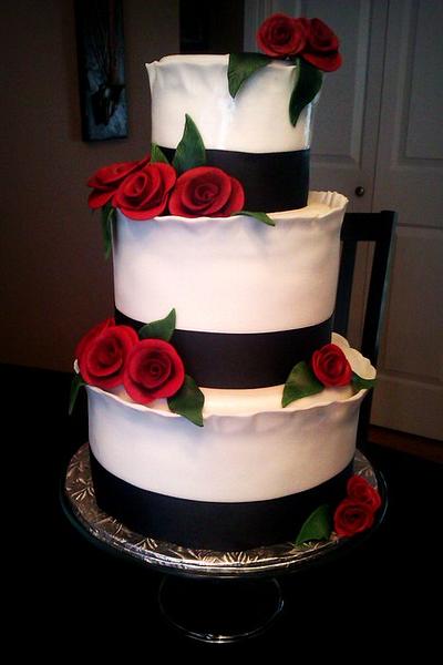 Red Roses - Cake by The Cakery 