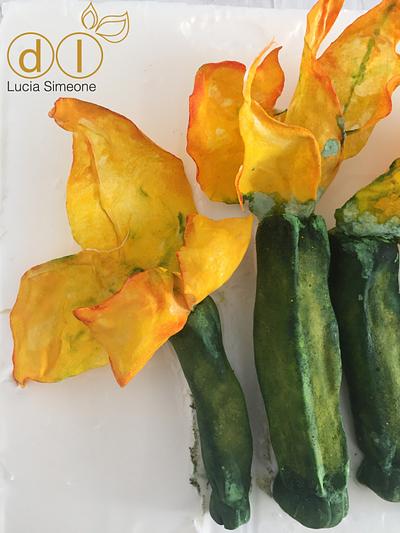 Zucchini Flowers, wafer paper - Cake by Lucia Simeone