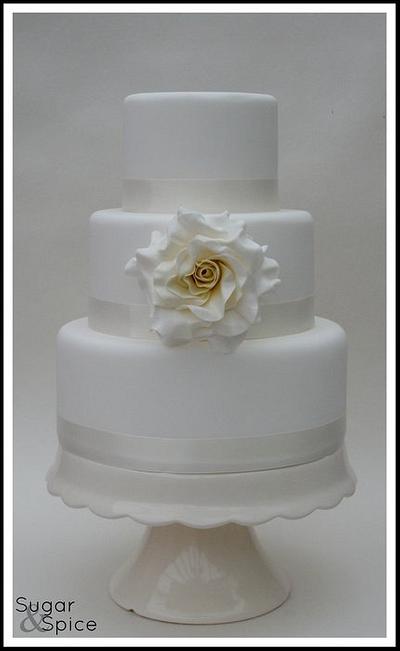 Simply Elegant Weddings  - Cake by Sugargourmande Lou
