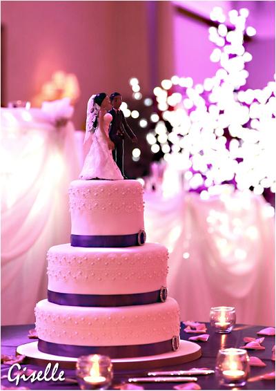 Simple wedding cake  - Cake by Gisellescakes