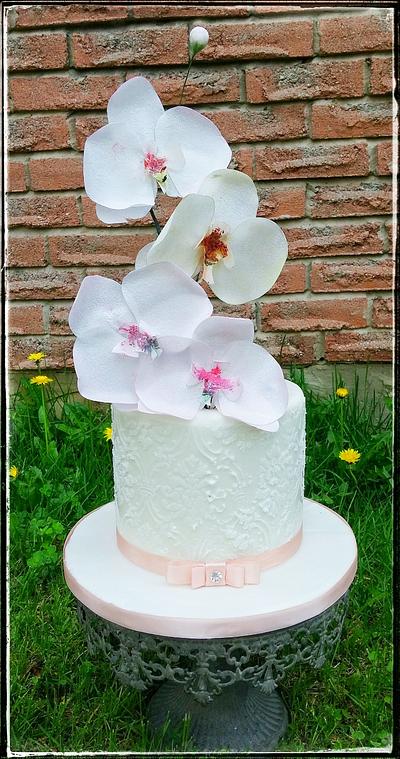 Wafer paper Orchids  - Cake by Danijela Lilchickcupcakes
