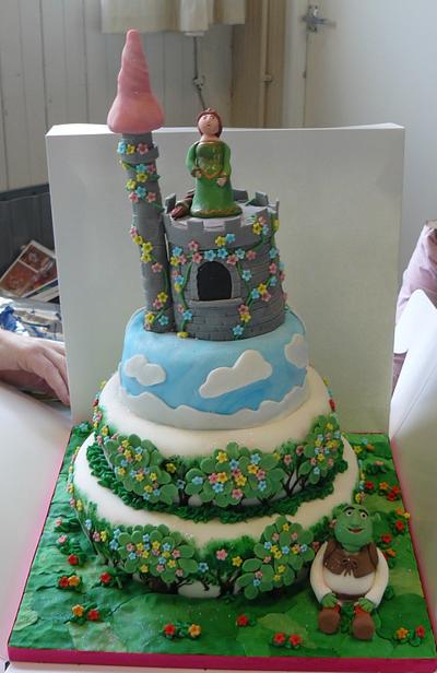 Shrek and Princess Fiona castle cake - Cake by Krazy Kupcakes 