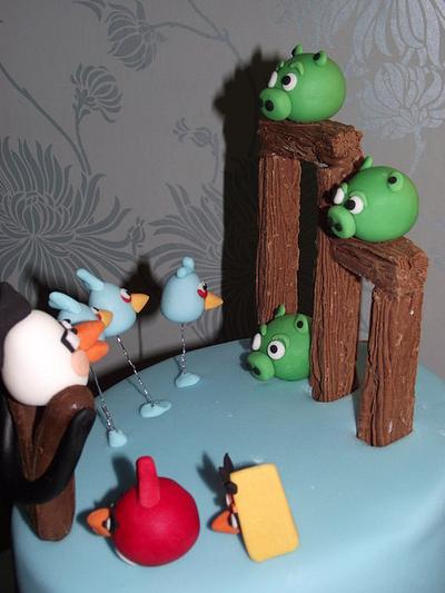Angry birds cake - Cake by suzanneflynn