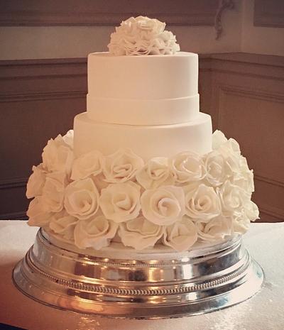 Ruffles wedding cake - Cake by Kelly kusel