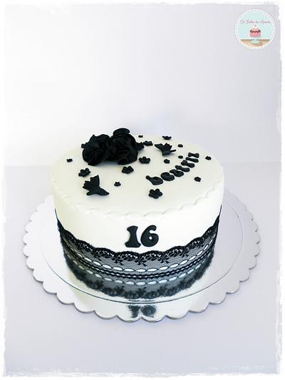 Black and White Flower Cake - Cake by Ana Crachat Cake Designer 