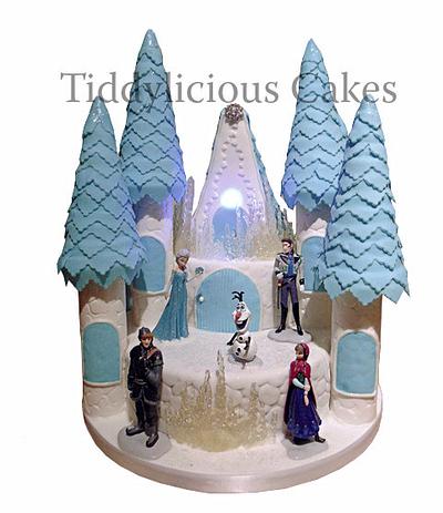 Frozen Castle - Cake by Tiddy