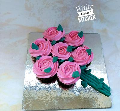Cupcake bouquet - Cake by Shwetha