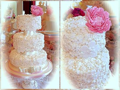 vintage lace and pearls - Cake by Hayley