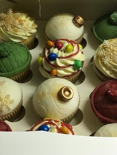 Christmas cupcakes - Cake by Gelly Bean 