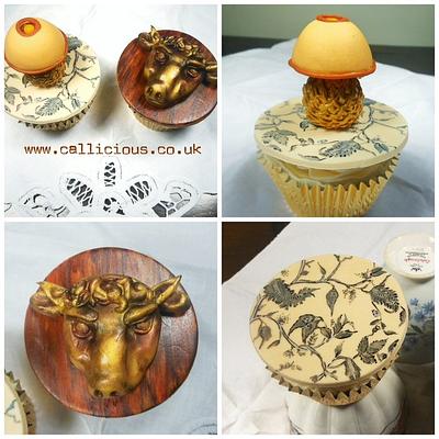 An interview with cupcakes - Cake by Calli Creations