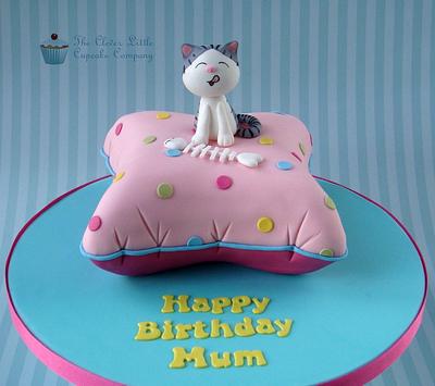 Kitty on a Cushion - Cake by Amanda’s Little Cake Boutique