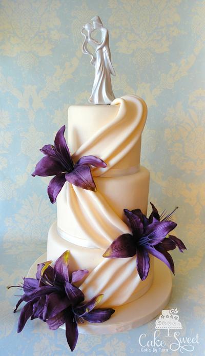 ivory wedding cake - Cake by Cake Sweet Cake By Tara
