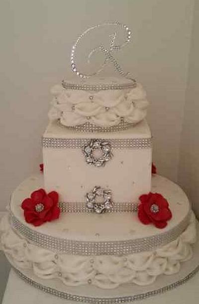 My 1st Wedding Cake - Cake by CupCake Garage