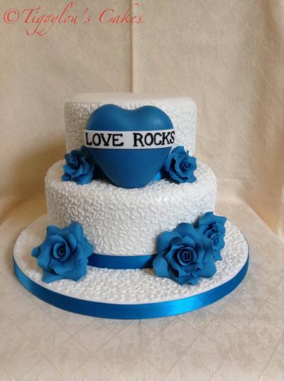 Love rocks wedding  - Cake by Tiggylou's cakes 