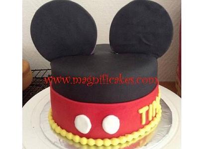Mickey Mouse smash cake - Cake by Magnificakes