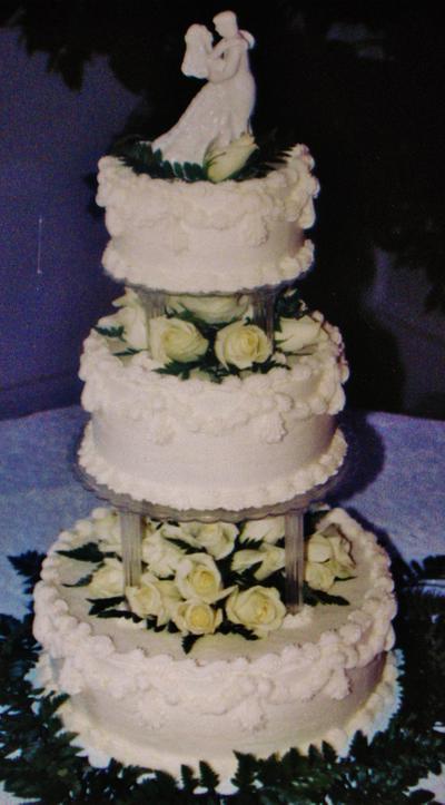 Garland buttercream wedding cake - Cake by Nancys Fancys Cakes & Catering (Nancy Goolsby)