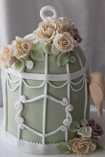 Vintage birdcage with roses - Cake by lostincakes