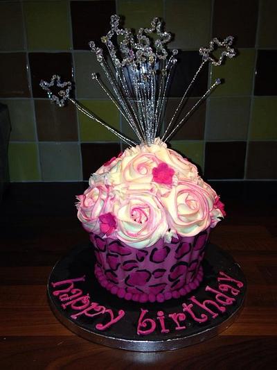 very pink giant cupcake - Cake by Lou Lou's Cakes